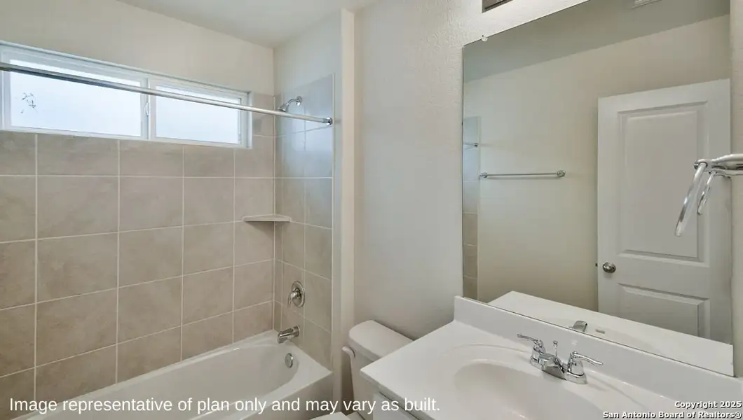 Furnished interior view inside a new home in Avenida, Converse (Image 5).