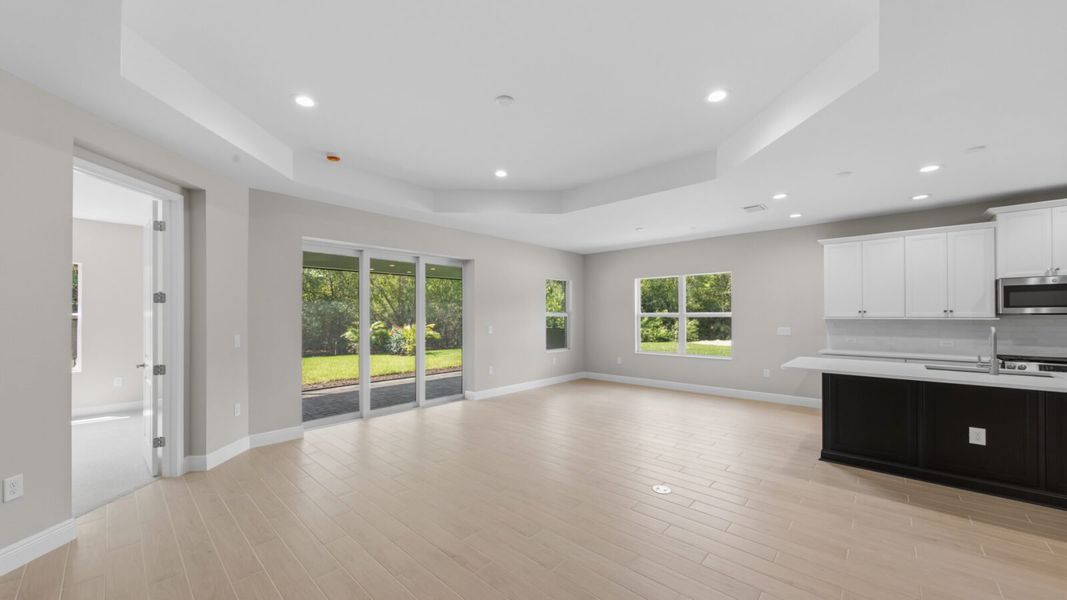 Spacious, unfurnished interior of a new home in Verandah, Fort Myers (Image 16).