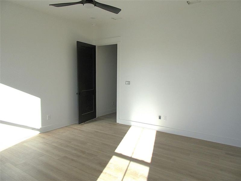 Spacious, unfurnished interior of a new home in , Crawford (Image 23).