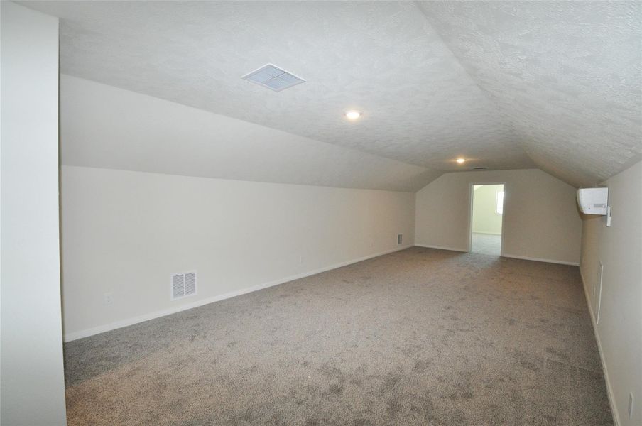 Spacious, unfurnished interior of a new home in Pedregal, League City (Image 34).