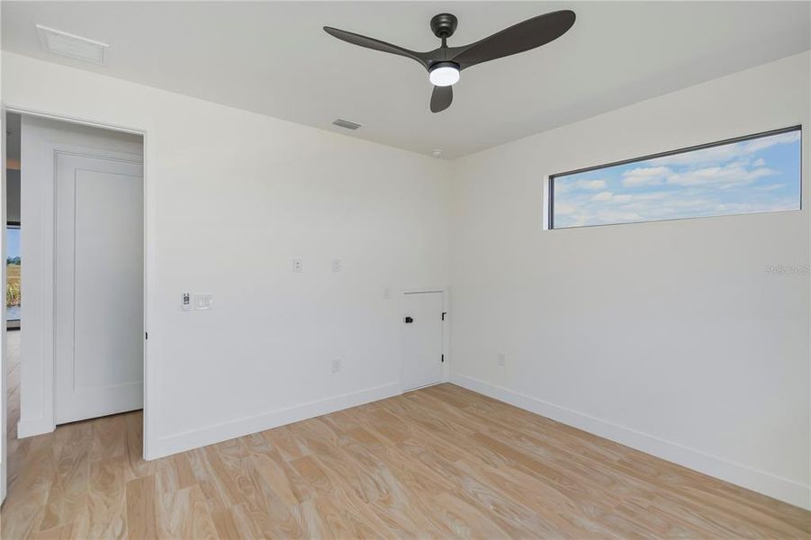 Spacious, unfurnished interior of a new home in , Placida (Image 53).