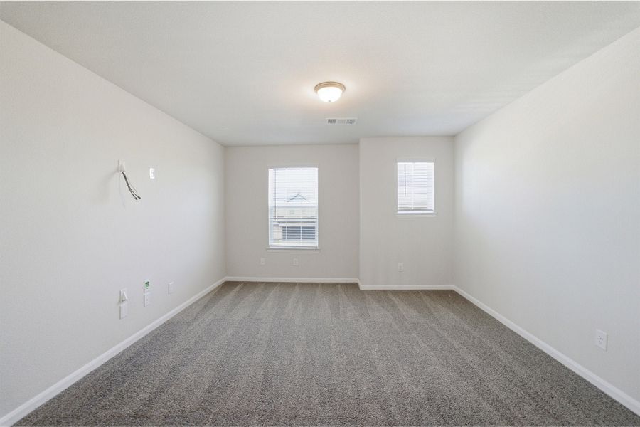 Spacious, unfurnished interior of a new home in Saddlebrook Estates, Waxahachie (Image 57).