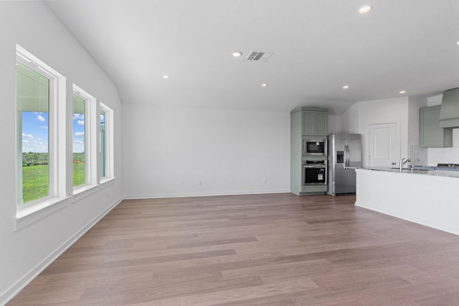 Spacious, unfurnished interior of a new home in Grand Cay Harbour, Texas City (Image 12). Spacious, unfurnished interior of a new home in Grand Cay Harbour, Texas City (Image 12).