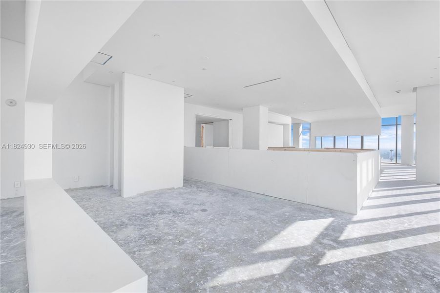 Spacious, unfurnished interior of a new home in , Miami (Image 26).