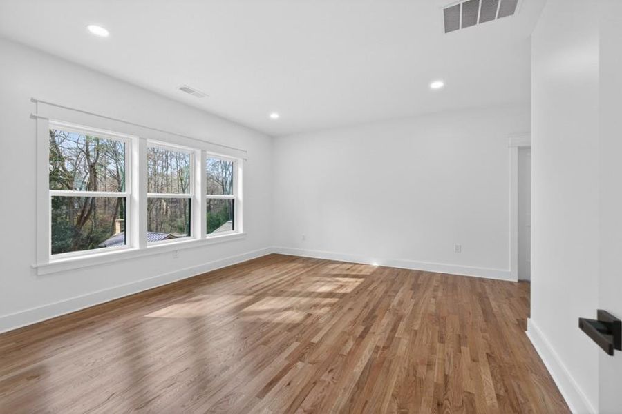 Spacious, unfurnished interior of a new home in , Norcross (Image 61).