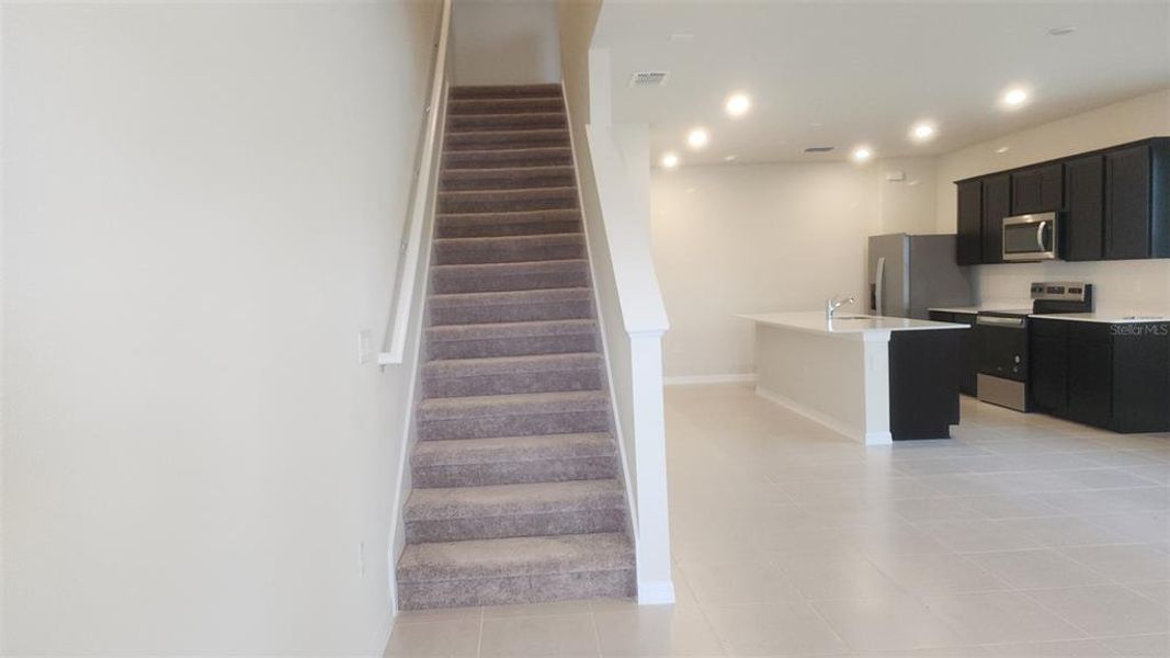 Spacious, unfurnished interior of a new home in , Winter Garden (Image 25).