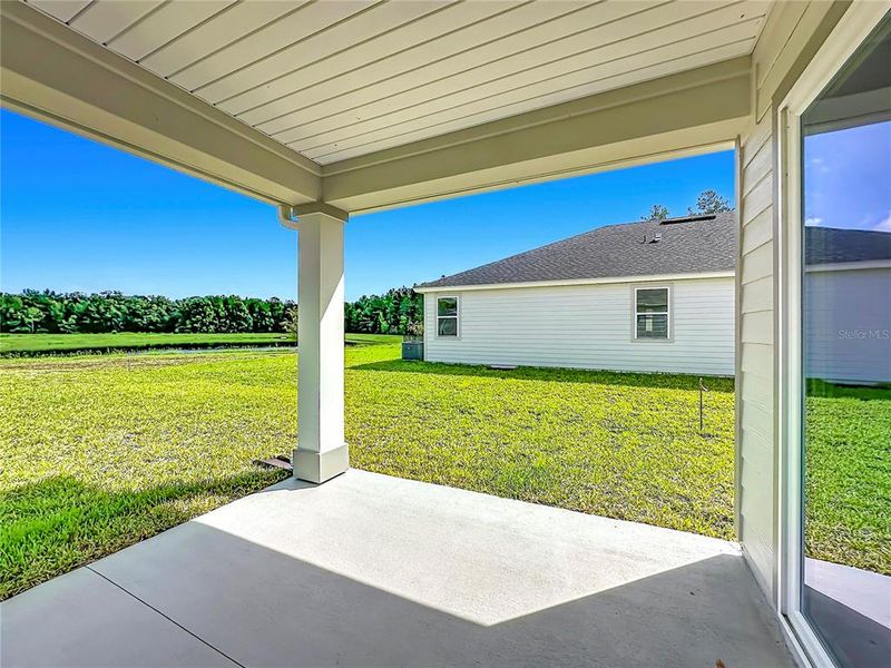 Exterior details and patio area of a home in , Jacksonville (Image 27).