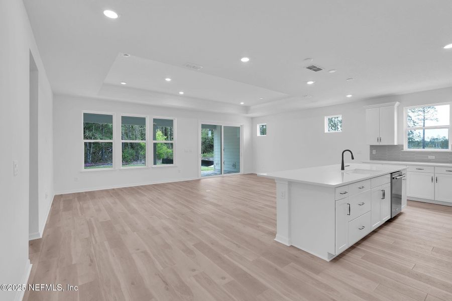 Spacious, unfurnished interior of a new home in Del Webb Saint Johns, St. Johns (Image 14).