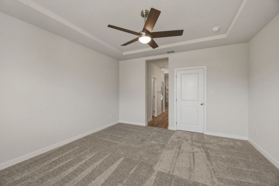 Spacious, unfurnished interior of a new home in Highland Ridge, New Braunfels (Image 16).