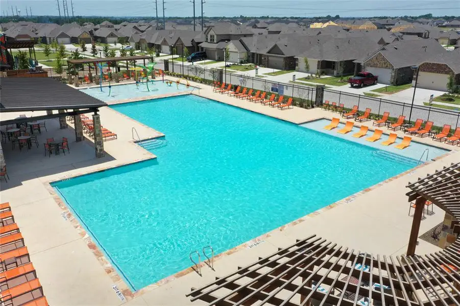 Community amenities in Elevon, Lavon (Image 8).