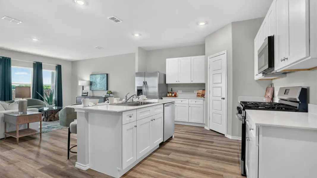 Furnished interior view inside a new home in Eagle Creek, Denton (Image 8).