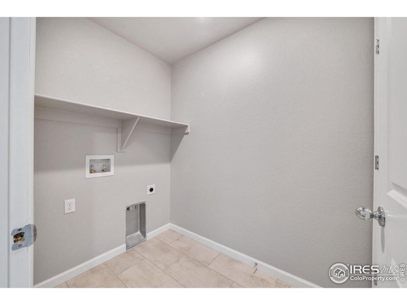 Spacious, unfurnished interior of a new home in Pintail Commons at Johnstown Village, Johnstown (Image 34).