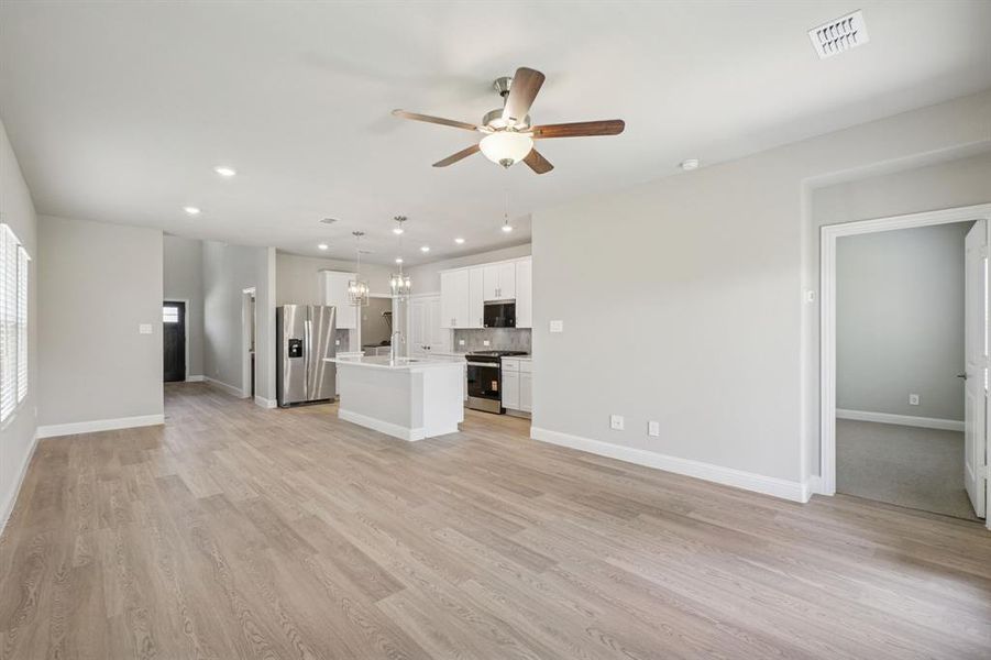 Photo is not of the actual home, but is an inspirational photo of builder’s model home and may depict options, furnishings, and/or decorator features that are not included. Photo is not of the actual home, but is an inspirational photo of builder’s model home and may depict options, furnishings, and/or decorator features that are not included.