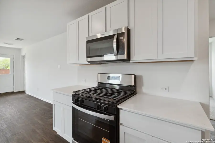 Close-up of interior finishes inside a home in Avenida, Converse (Image 11). Close-up of interior finishes inside a home in Avenida, Converse (Image 11).