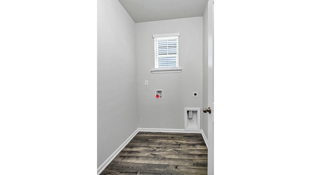 Spacious, unfurnished interior of a new home in Mulberry Landing, Orangeburg (Image 22).