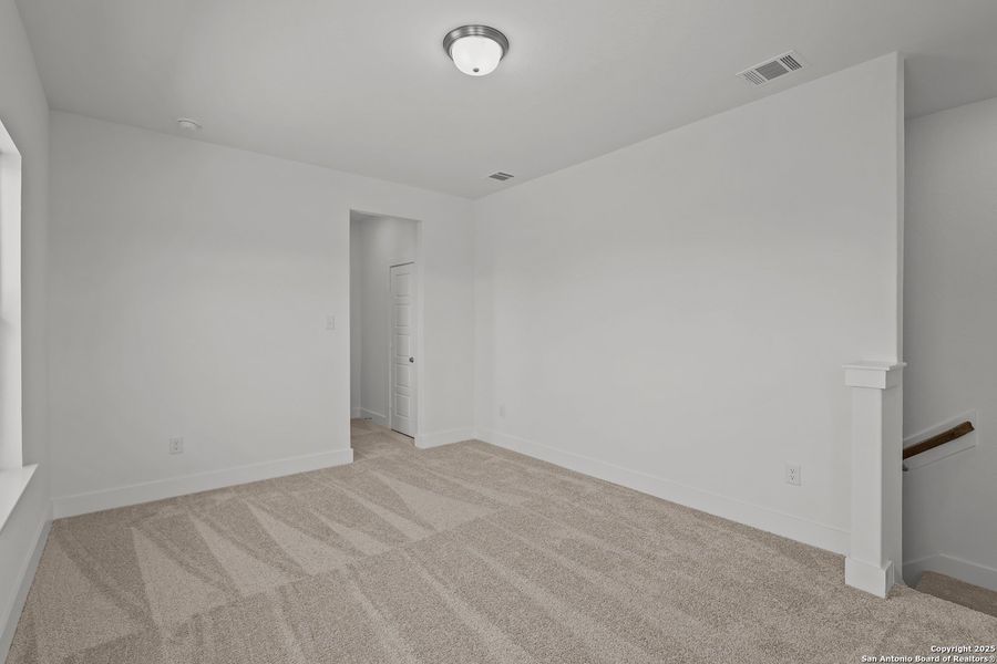 Spacious, unfurnished interior of a new home in Homestead, Schertz (Image 30).