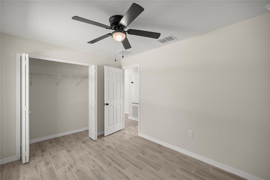 Spacious, unfurnished interior of a new home in , Ocala (Image 17).