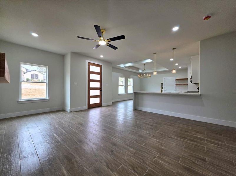 Spacious, unfurnished interior of a new home in , Granbury (Image 15).