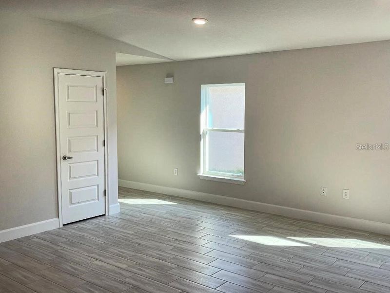 Spacious, unfurnished interior of a new home in Highland Hills, Hudson (Image 12).