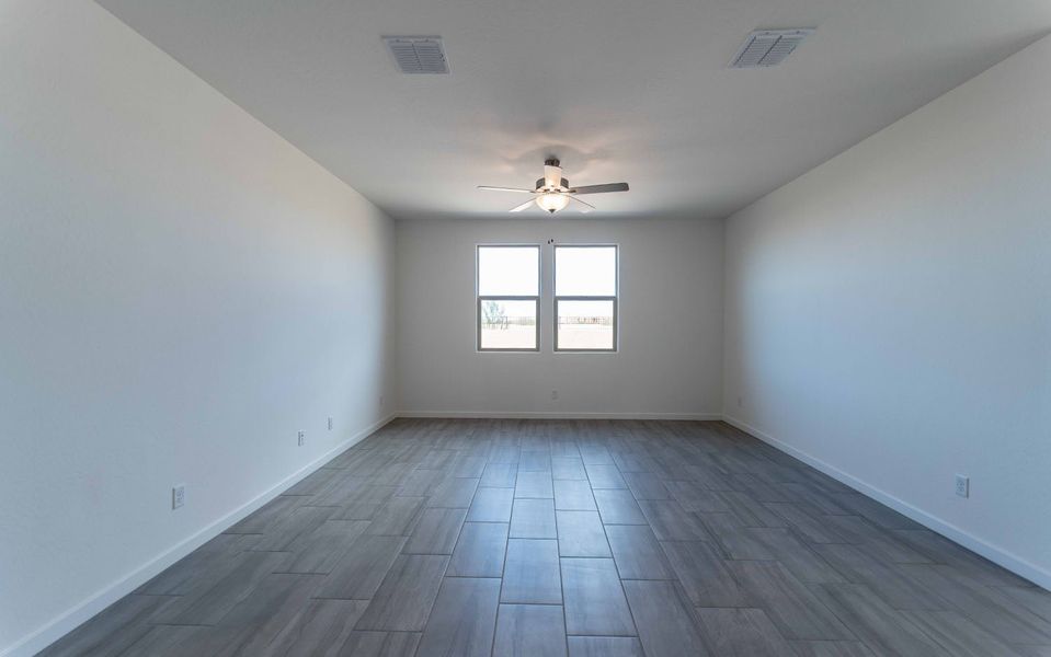 Spacious, unfurnished interior of a new home in Rancho Santa Rosa, Maricopa (Image 14).