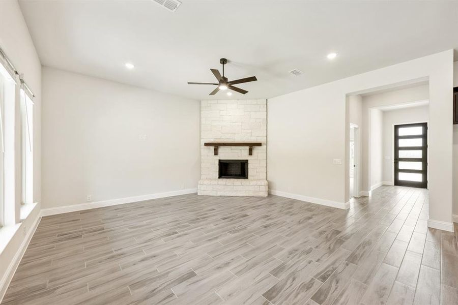 Spacious, unfurnished interior of a new home in Villages of Walnut Grove, Midlothian (Image 18). Spacious, unfurnished interior of a new home in Villages of Walnut Grove, Midlothian (Image 18).