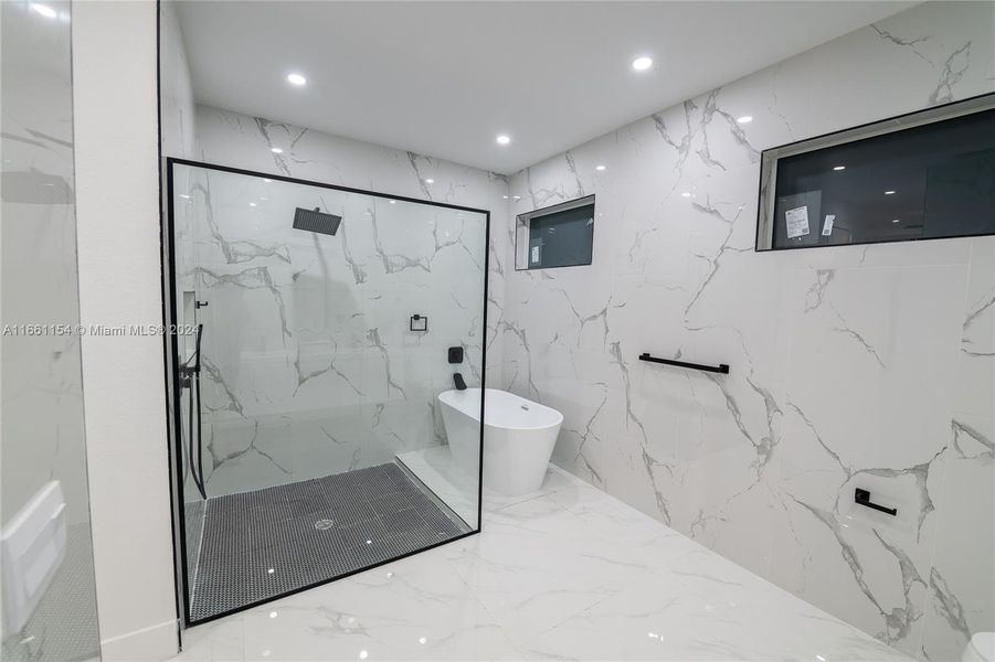 Furnished interior view inside a new home in , Cape Coral (Image 2).