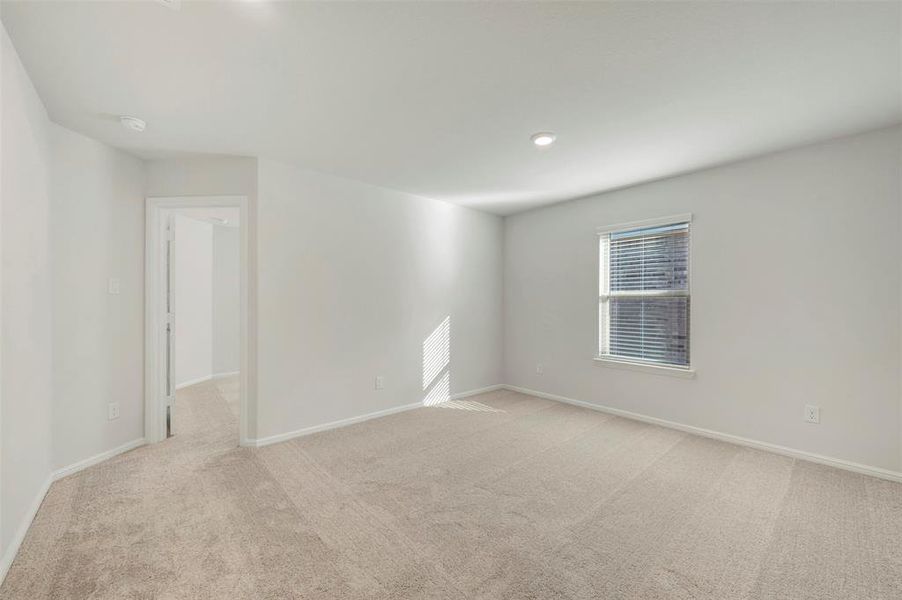 Spacious, unfurnished interior of a new home in The Preserve, Justin (Image 33).