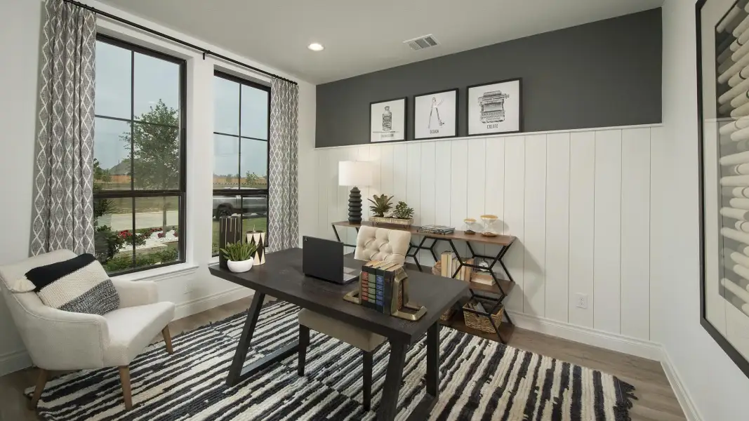 Representative furnished interior of a home built from the 3399W by Perry Homes in Briarley, Montgomery (Image 50).