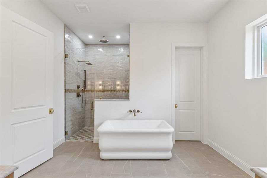 Furnished interior view inside a new home in , Dallas (Image 13).