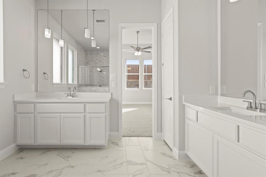 22. 2109 Clairmount - Bath (3)