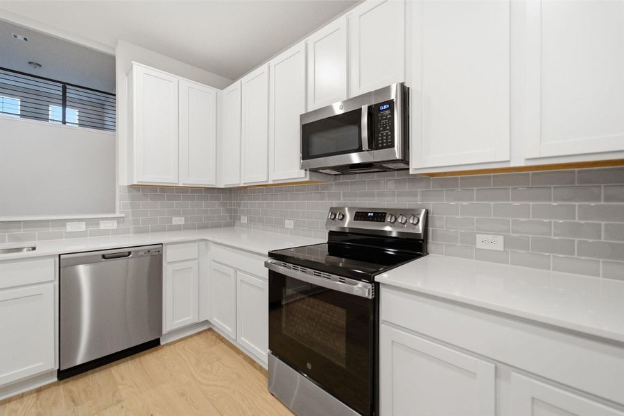 Furnished interior view inside a new home in Hunters Glen, Jarrell (Image 10).