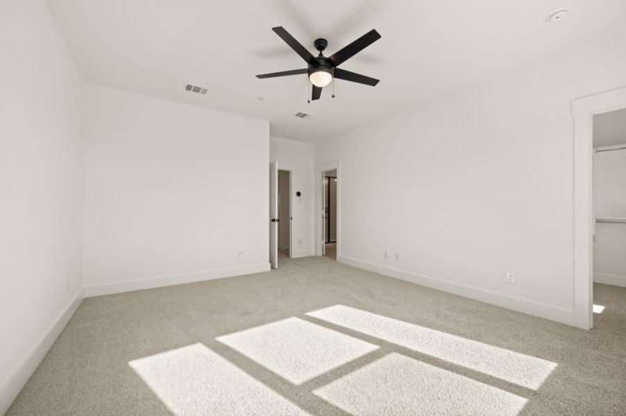 Spacious, unfurnished interior of a new home in Solterra Texas, Mesquite (Image 26).