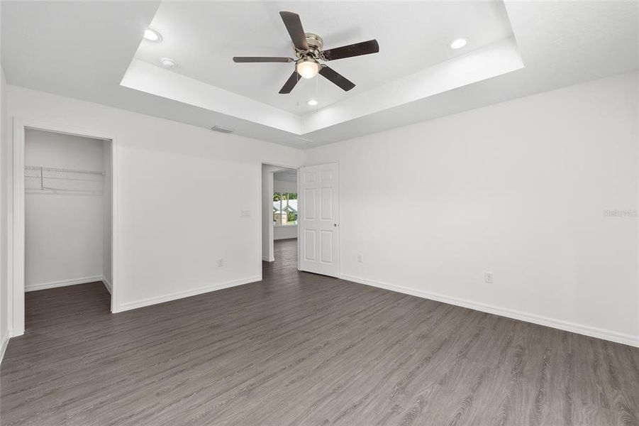 Spacious, unfurnished interior of a new home in , Dunnellon (Image 24).