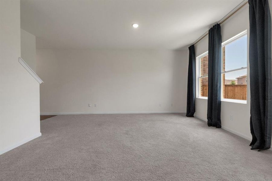 Spacious, unfurnished interior of a new home in Creekview Fossil Ridge, Pilot Point (Image 16).