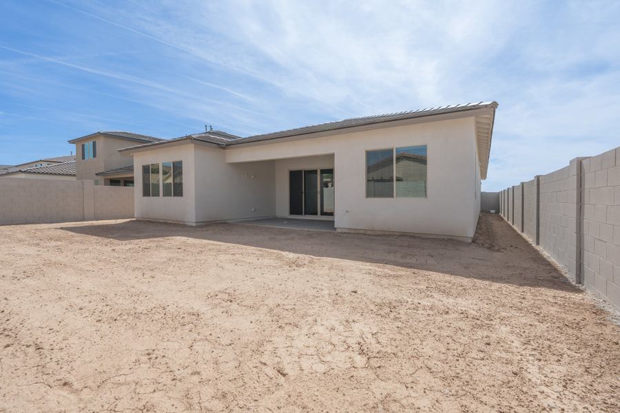 Exterior details and patio area of a home in Terraza, San Tan Valley (Image 3).