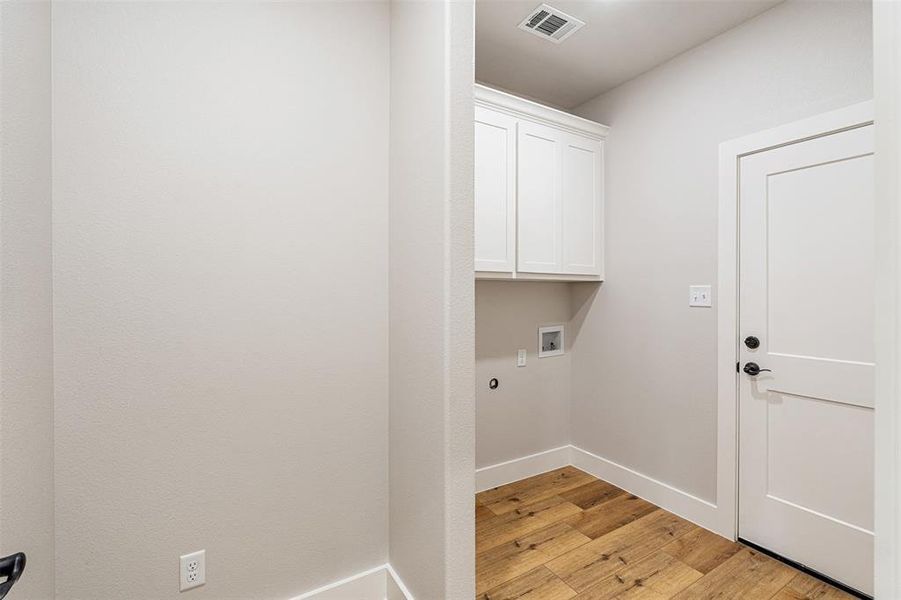 Spacious, unfurnished interior of a new home in , Mabank (Image 30).