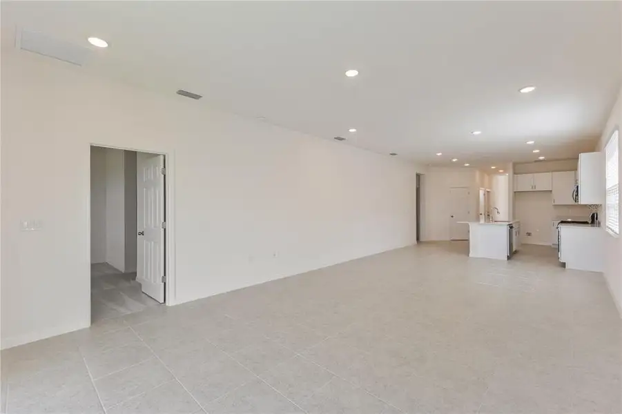 Spacious, unfurnished interior of a new home in Highfield at Twisted Oaks, Wildwood (Image 7).