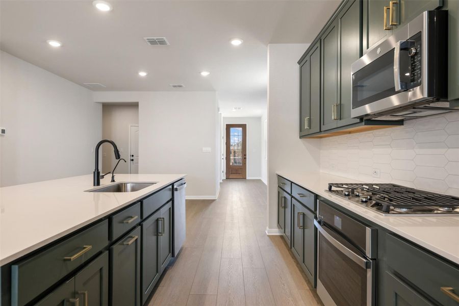 Representative images and renderings are for illustrative purposes. Actual structural options and design finishes of home may vary.