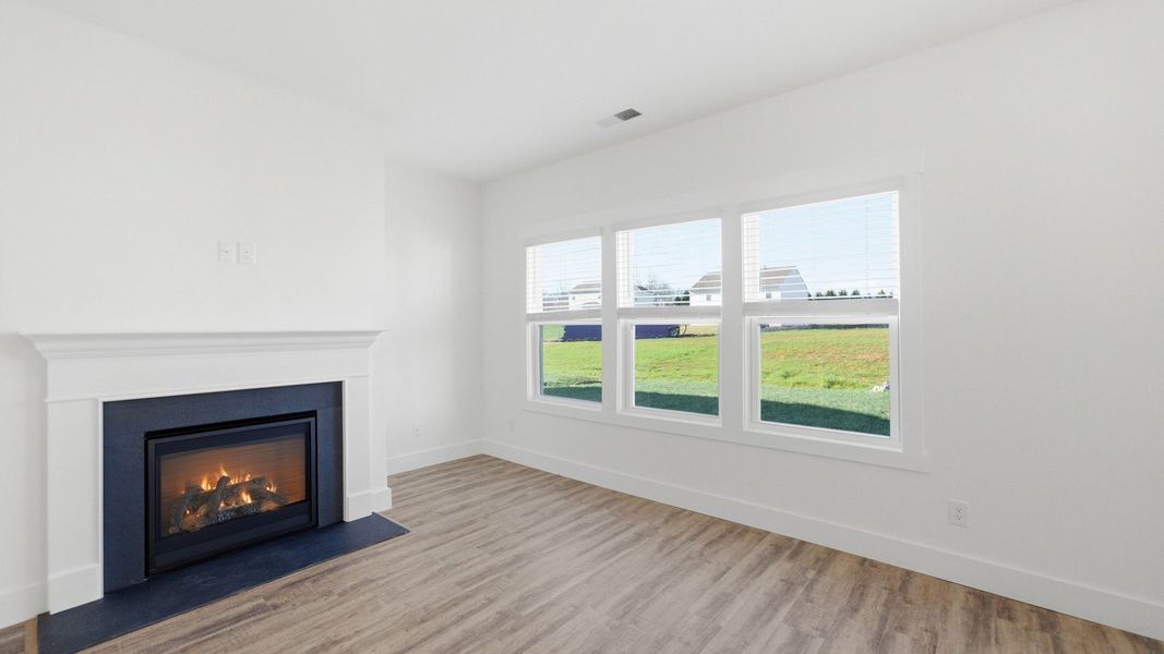 Spacious, unfurnished interior of a new home in Fieldcrest Acres, Blountville (Image 19).
