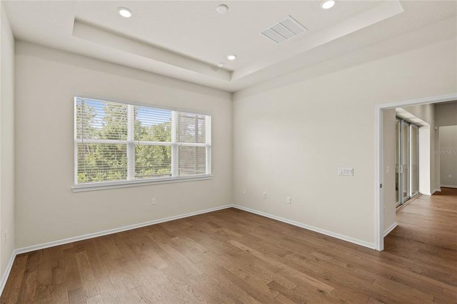 Spacious, unfurnished interior of a new home in , Winter Garden (Image 39). Spacious, unfurnished interior of a new home in , Winter Garden (Image 39).