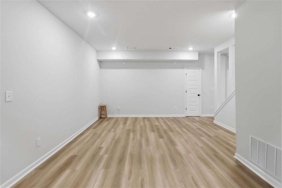 Spacious, unfurnished interior of a new home in Trinity Park, McDonough (Image 30).