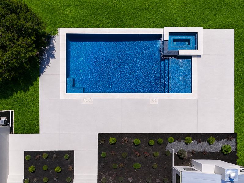 Exterior details and patio area of a home in , San Antonio (Image 3).