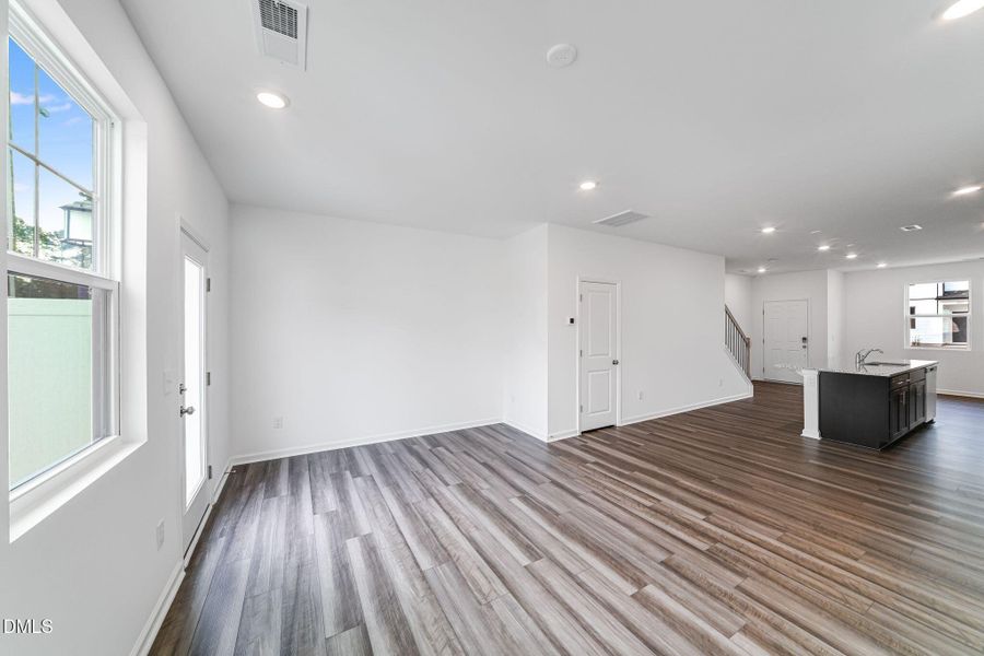 SUN_ElmGrove_Pic_Jackson_QMI_19_Great_1o