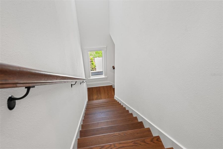 Spacious, unfurnished interior of a new home in , Tampa (Image 52).