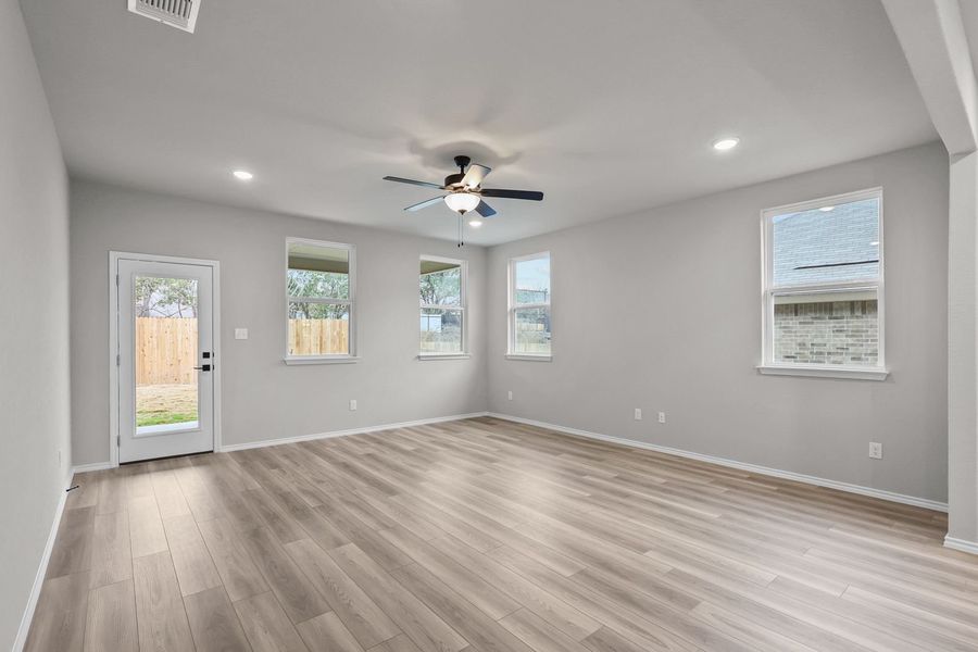 Representative unfurnished interior of a home built from the The Glenwood E by Davidson Homes LLC in Bricewood, San Antonio (Image 19).