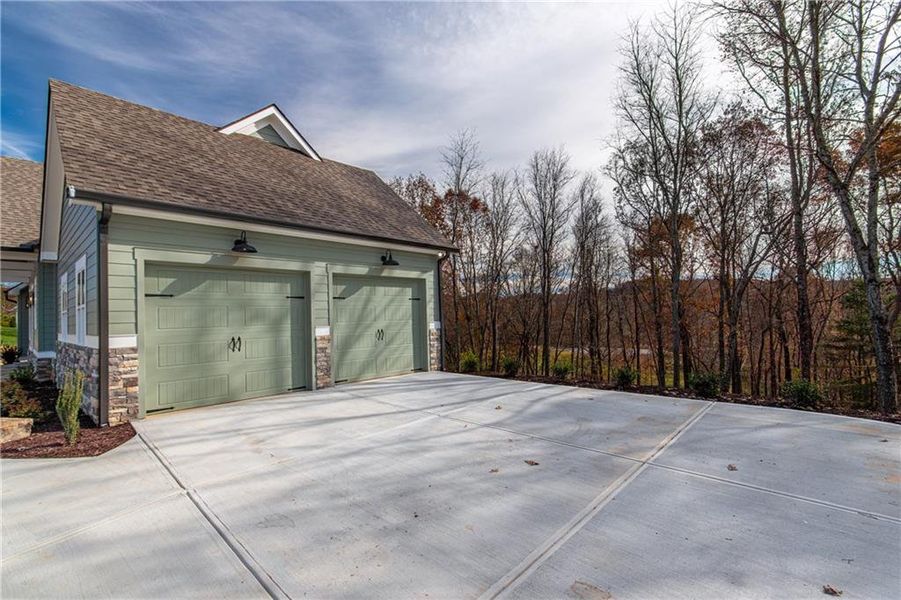 Exterior details and patio area of a home in , Blairsville (Image 29).