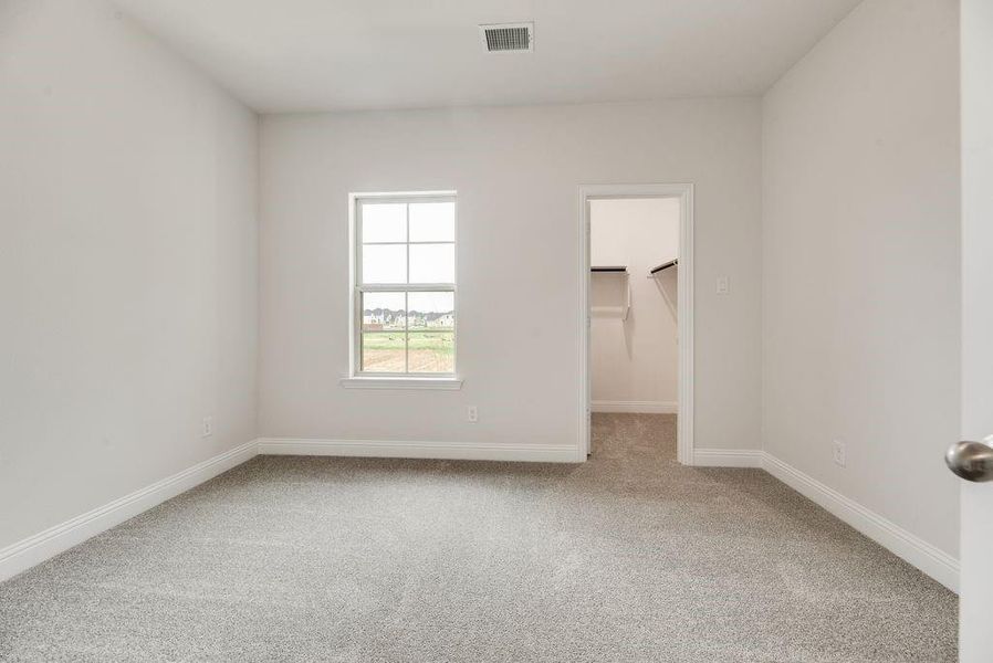 Spacious, unfurnished interior of a new home in Spiritas Ranch, Little Elm (Image 29).