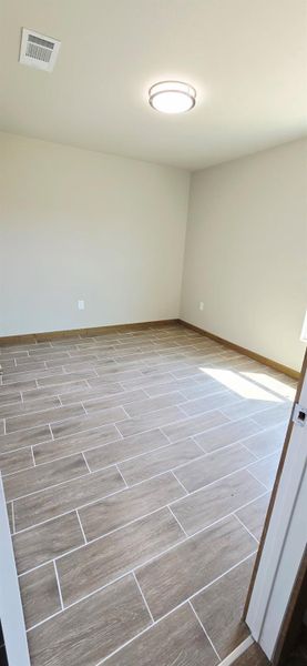 Spacious, unfurnished interior of a new home in , Cleveland (Image 7).