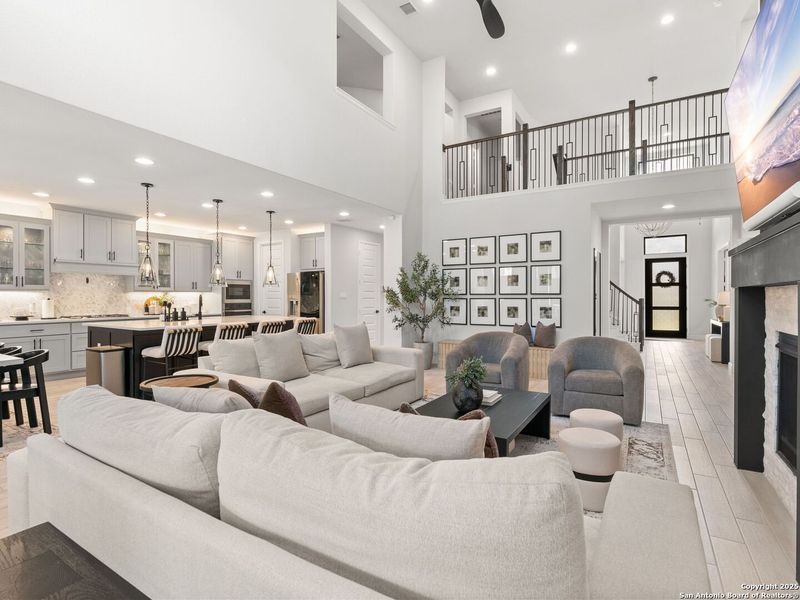 Furnished interior view inside a new home in Balcones Creek 70', Boerne (Image 25). Furnished interior view inside a new home in Balcones Creek 70', Boerne (Image 25).