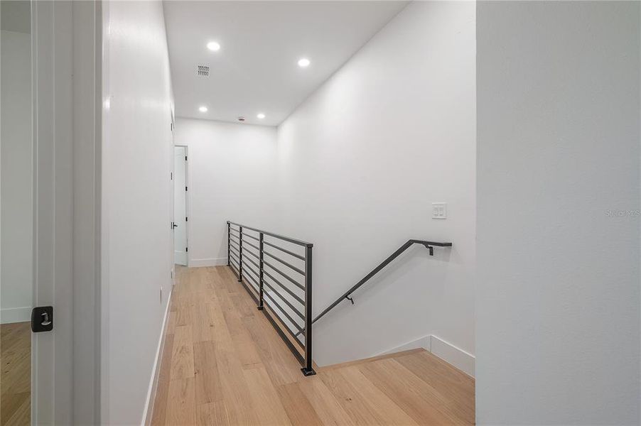 Spacious, unfurnished interior of a new home in , Tampa (Image 48).